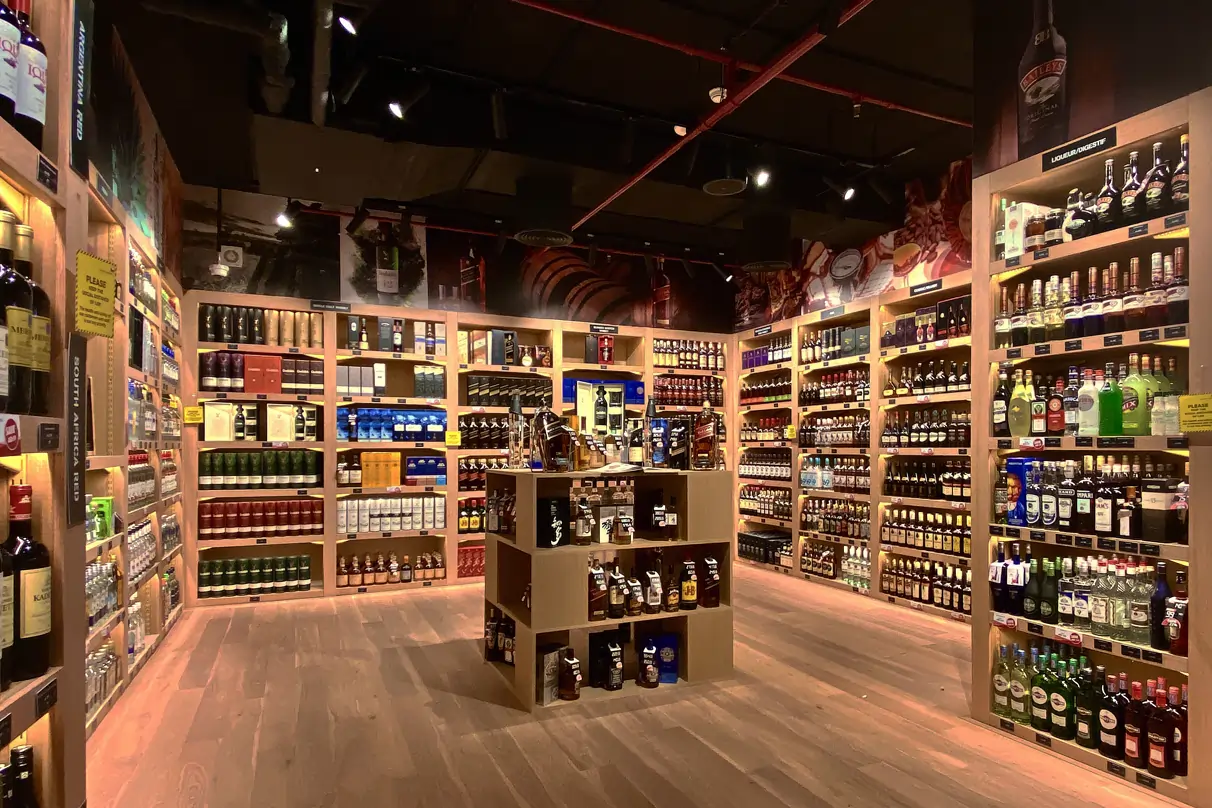 Eminent interio is best Retail Fit Out Companies in Abu Dhabi and Turnkey Interiors in Abu Dhabi with retail shop and mall interiors Designer